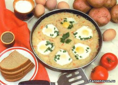 яичница с картофельным пюре